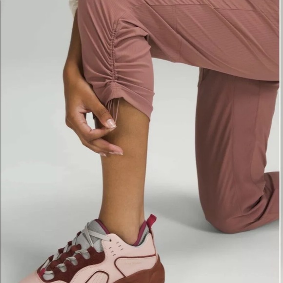 New Lululemon Beyond the Studio Crop - Picture 2 of 7